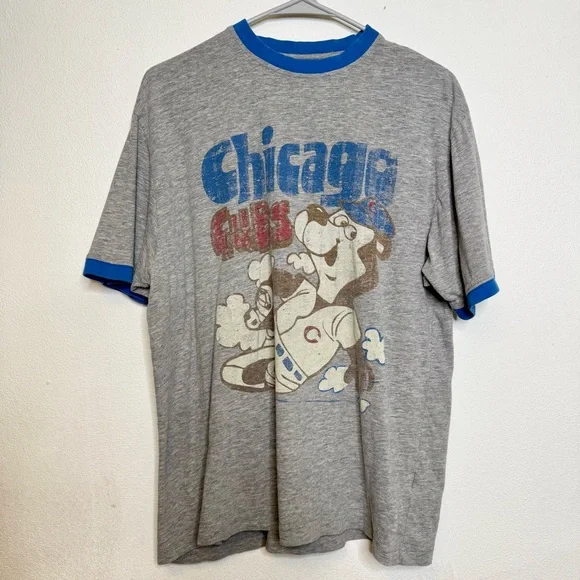 Red Jacket Gray Blue Chicago Cubs Baseball Graphic Burnout Short Sleeve Shirt M - Picture 8 of 9